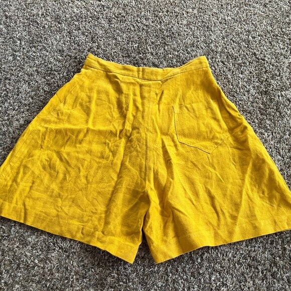 NWT Bug Clothing Magda Shorts Yellow Linen - Picture 2 of 3